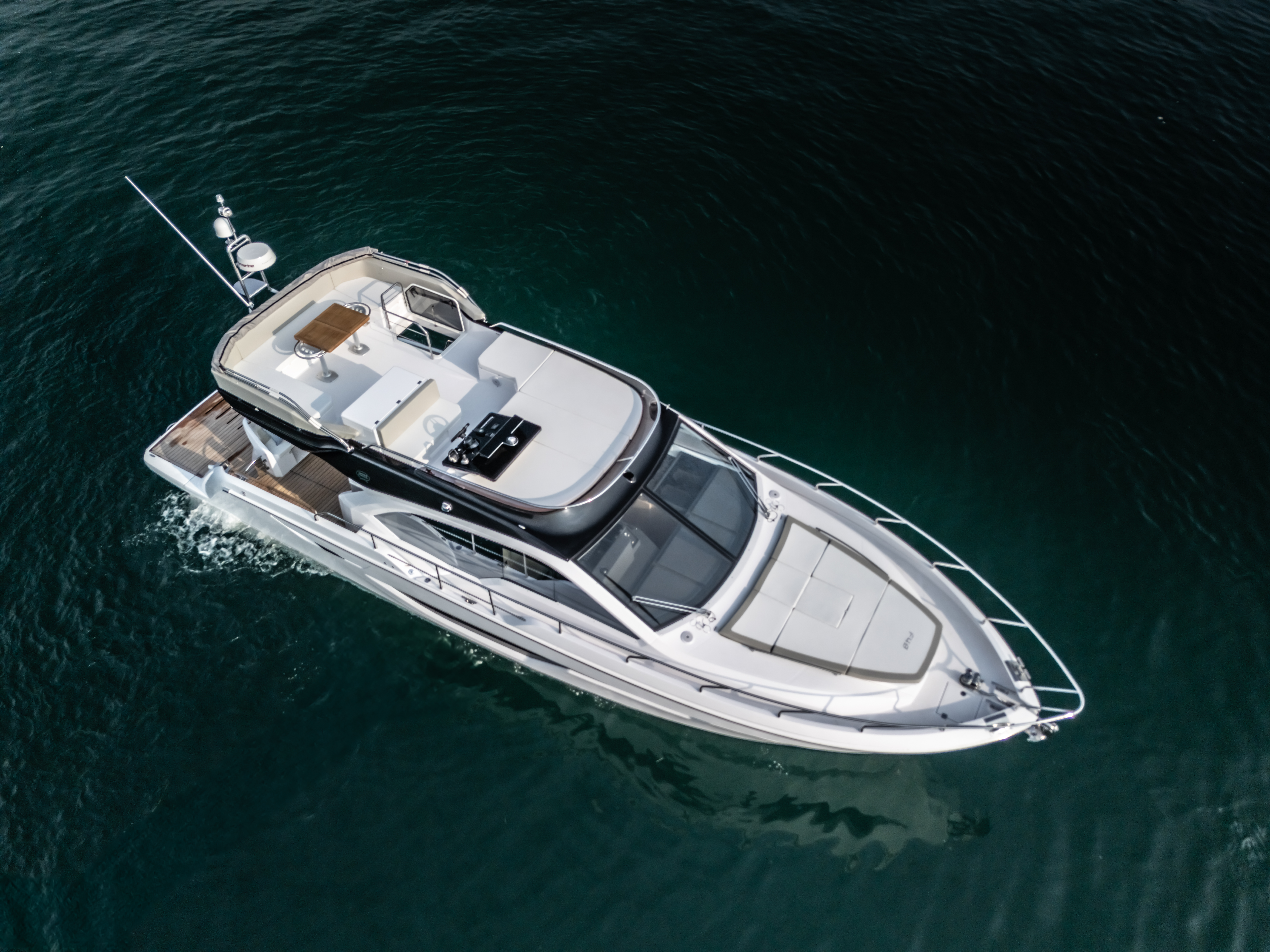 Sessa Marine F48 dall'alto