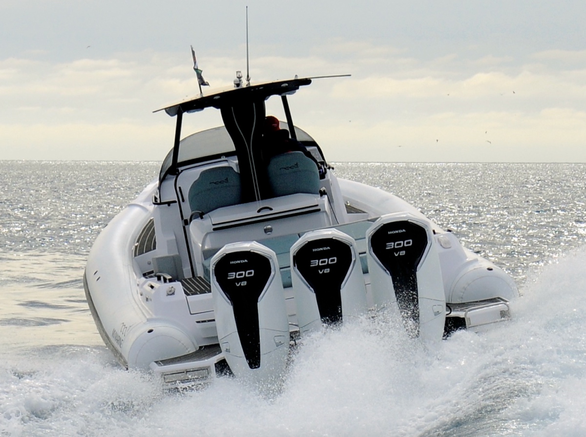 Mito 40 in navigazione prova in mare con tre fuoribordo Honda BF300 V8