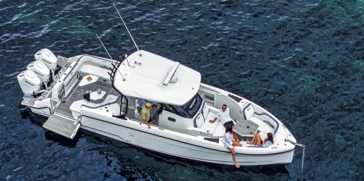 Wellcraft 38 T-top test di navigazione con tre Mercury