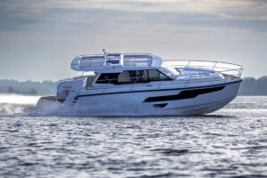 Aquador 400 HT, Sweden - BEST FOR FAMILY