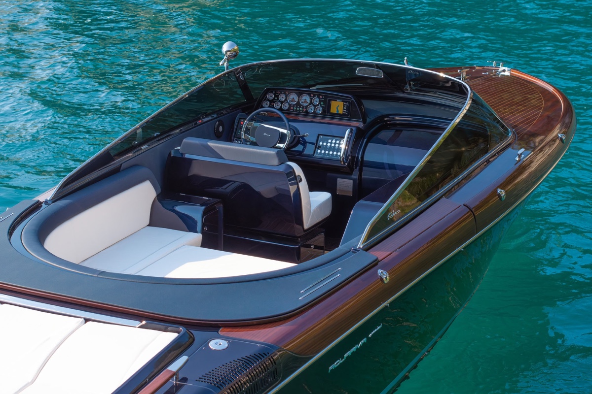 motoscafo Riva edizione limitata 2025