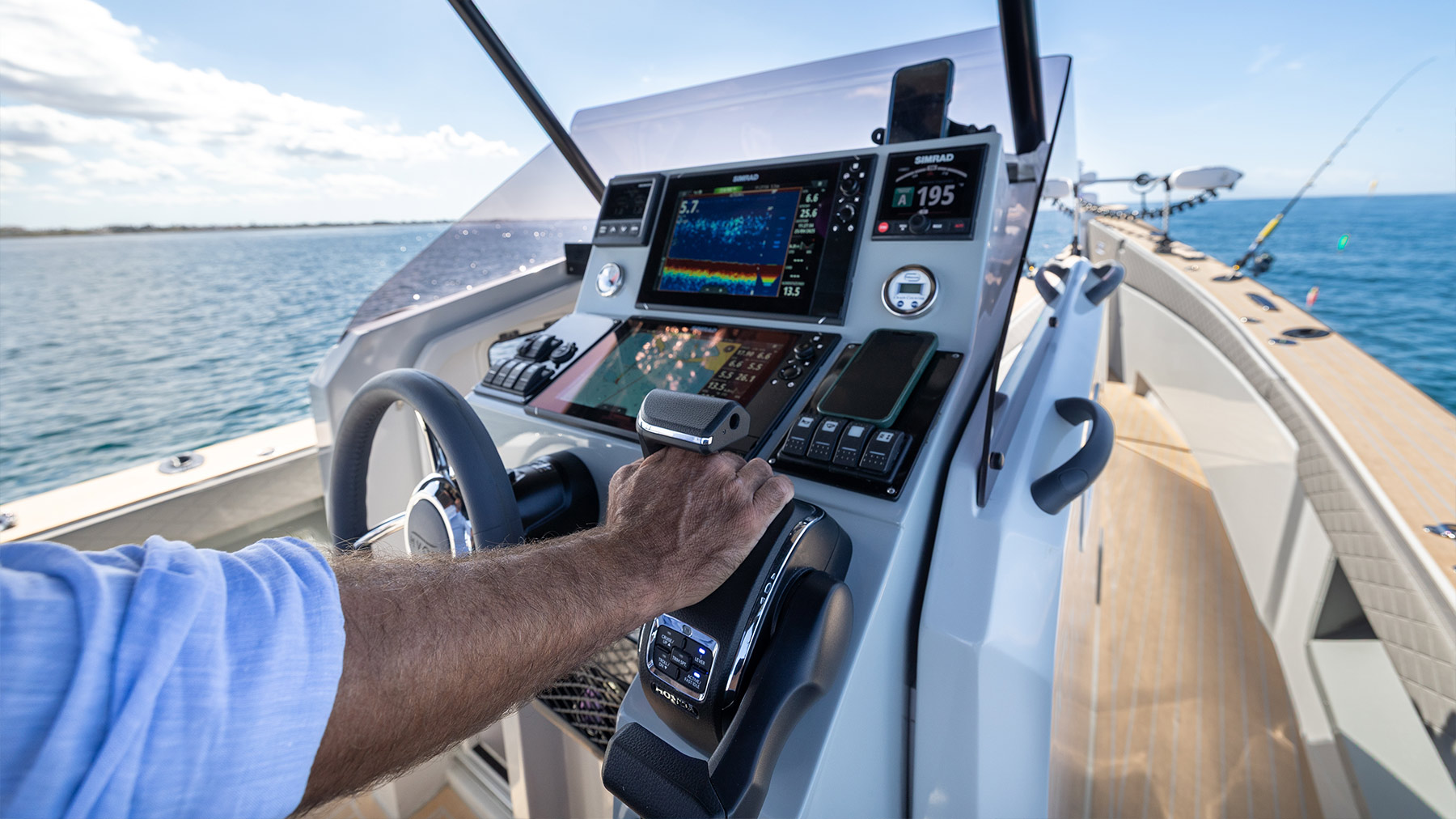 Noah 36 Cabin Fishing - plancia