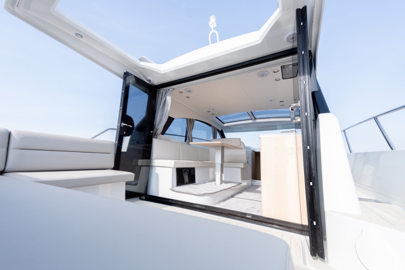 esterni Grandezza 37 Ouboard