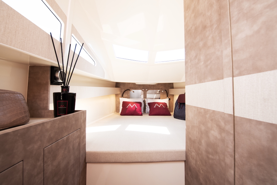 Interni gommone Lomac Granturismo 12.5 Amare edizione limitata