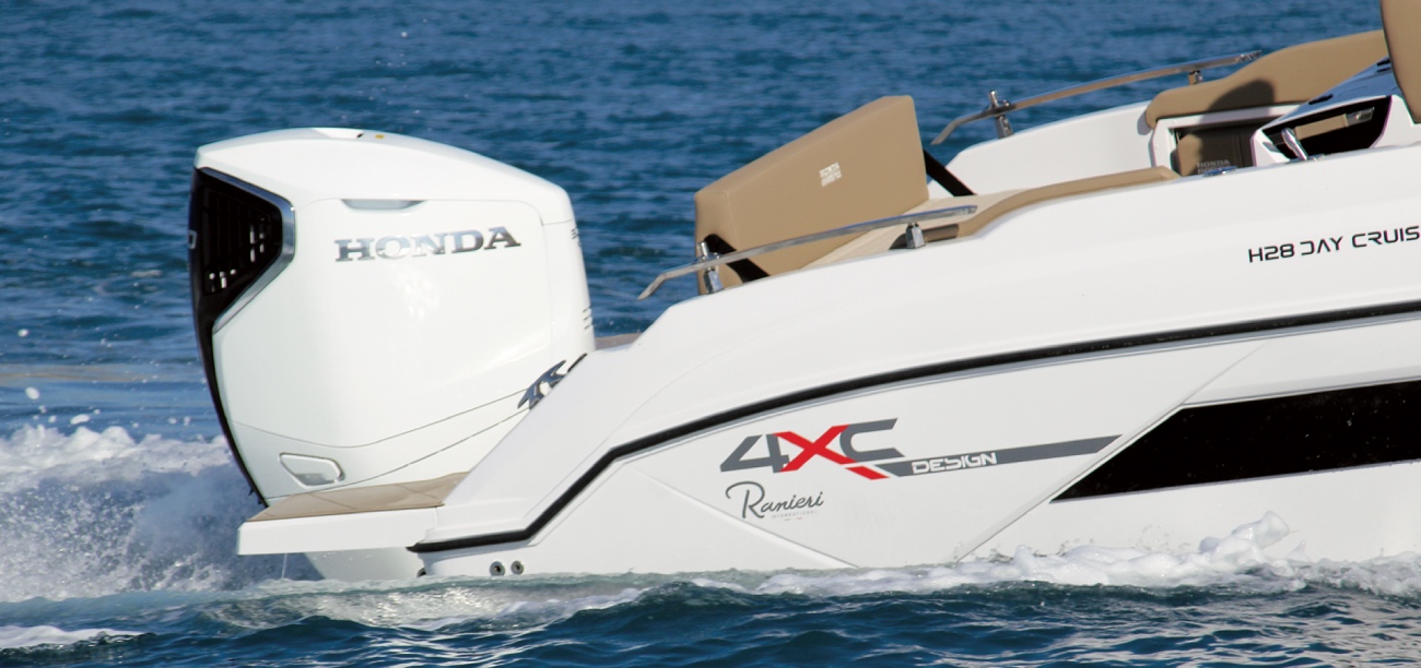 scafo e motore del 4XC design H28 Day Cruiser