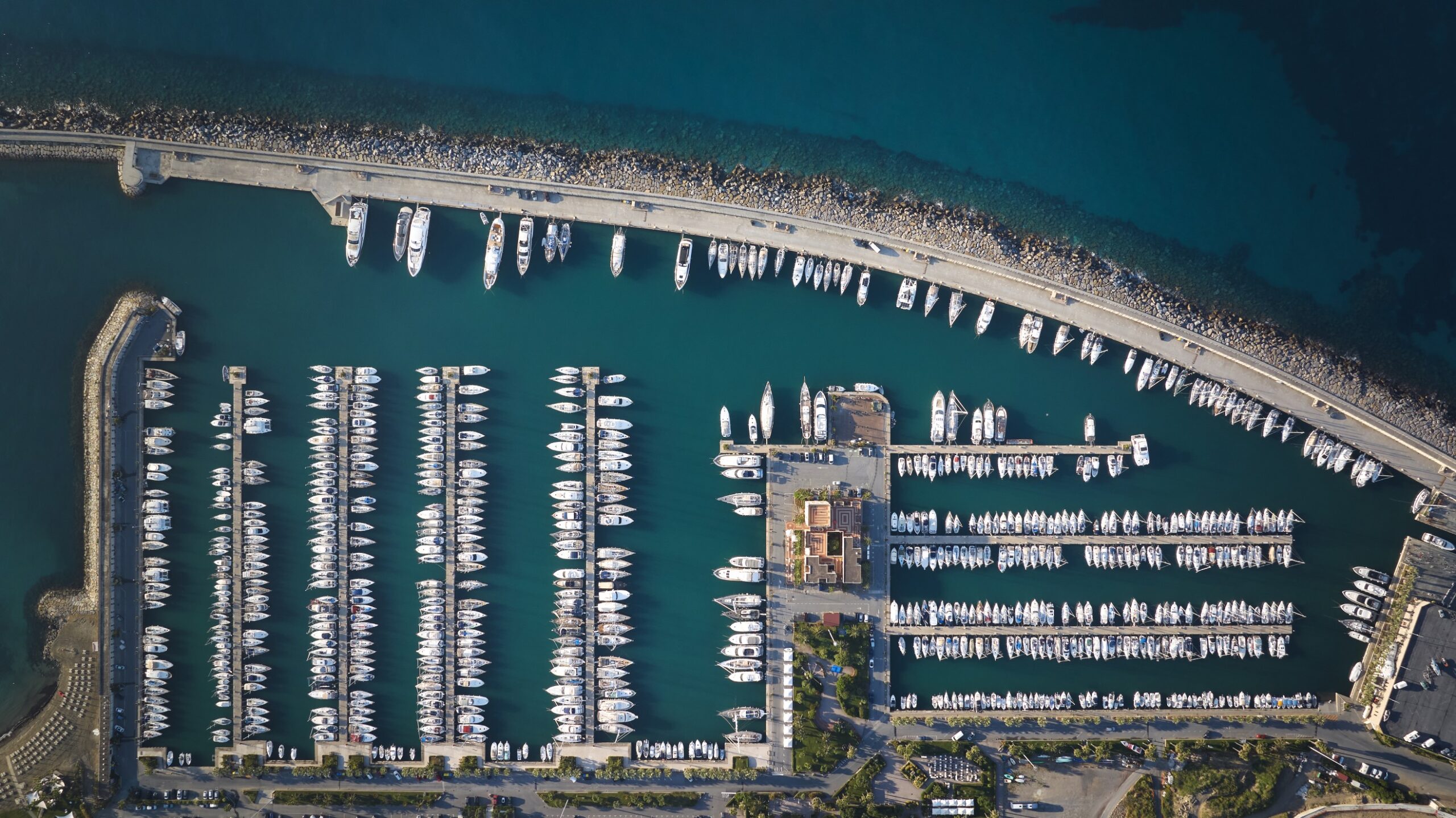 Marina degli Aregai vista dall'alto