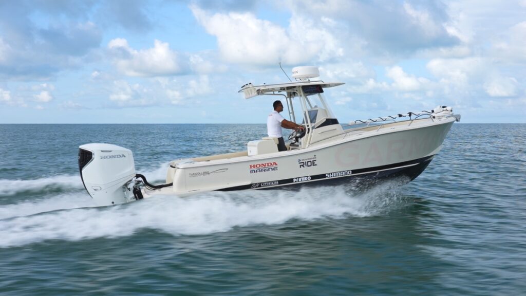 Tuccoli T250 VM MAX con Honda BF350 Sporty White