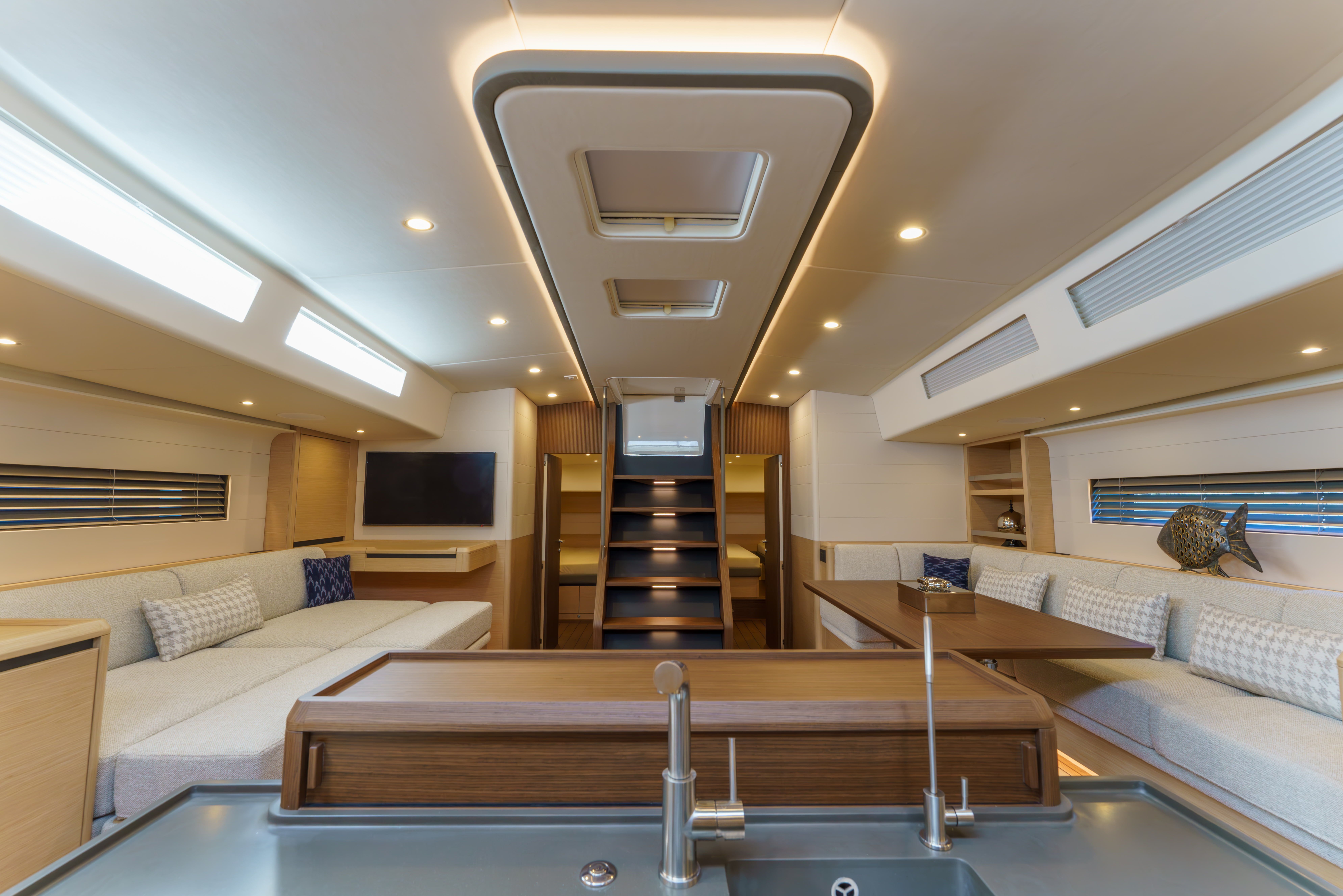 ICE 66 Suite - interni