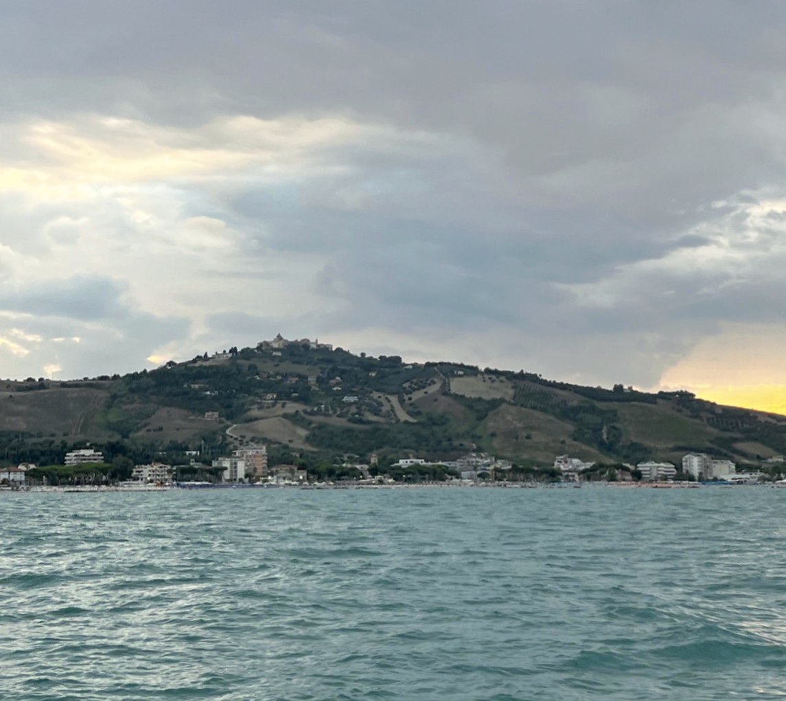 Navigando verso San Benedetto del Tronto.