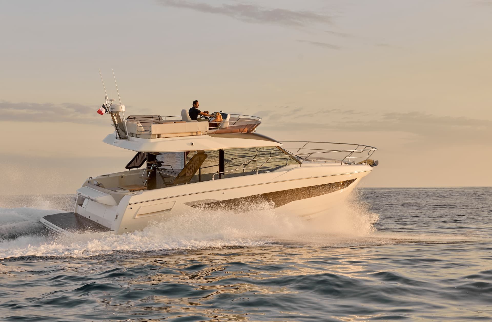 yacht navigazione flybridge