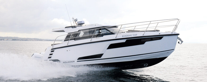 Aquador 300 HT in navigazione