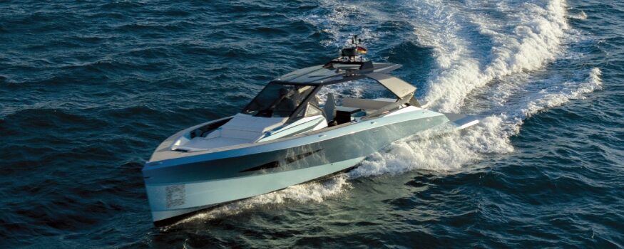 Say Carbon Yachts in Italia