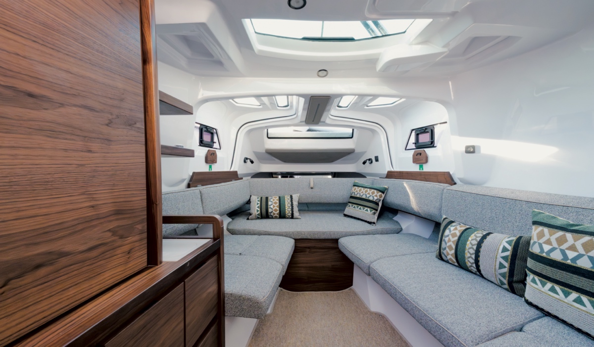 cabina Axopar 38
