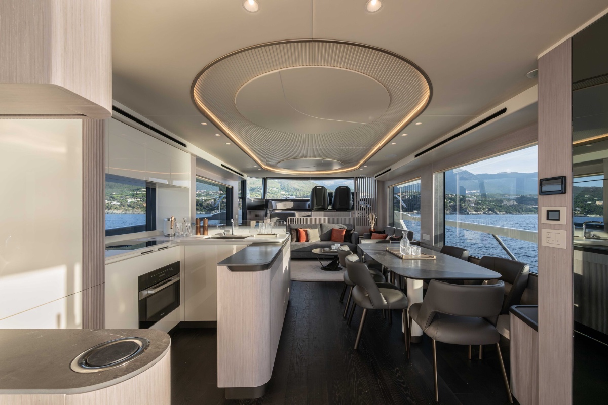 Interni salone Navetta 66